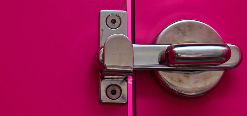 Childproof Gate Lock in Fairfield, California